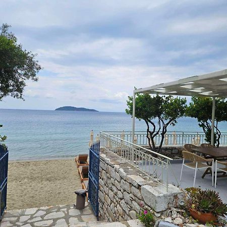 Roula'S House On The Beach Скиатос Екстериор снимка